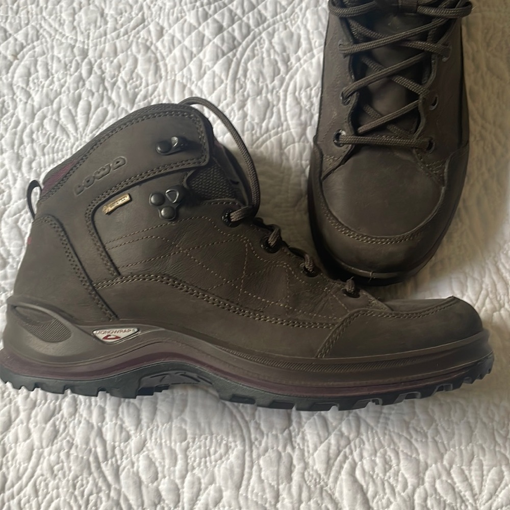 Lowa Brown Athletic Shoes with Sturdy Design